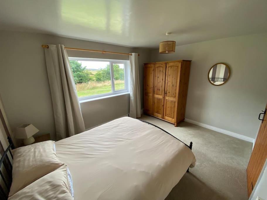 Casa vacanze Idyllic Cottage, With Sea Views, Sleeps 6 *