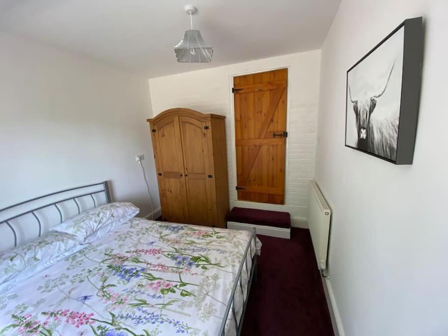 Idyllic Cottage, With Sea Views, Sleeps 6 Holiday home Whitby